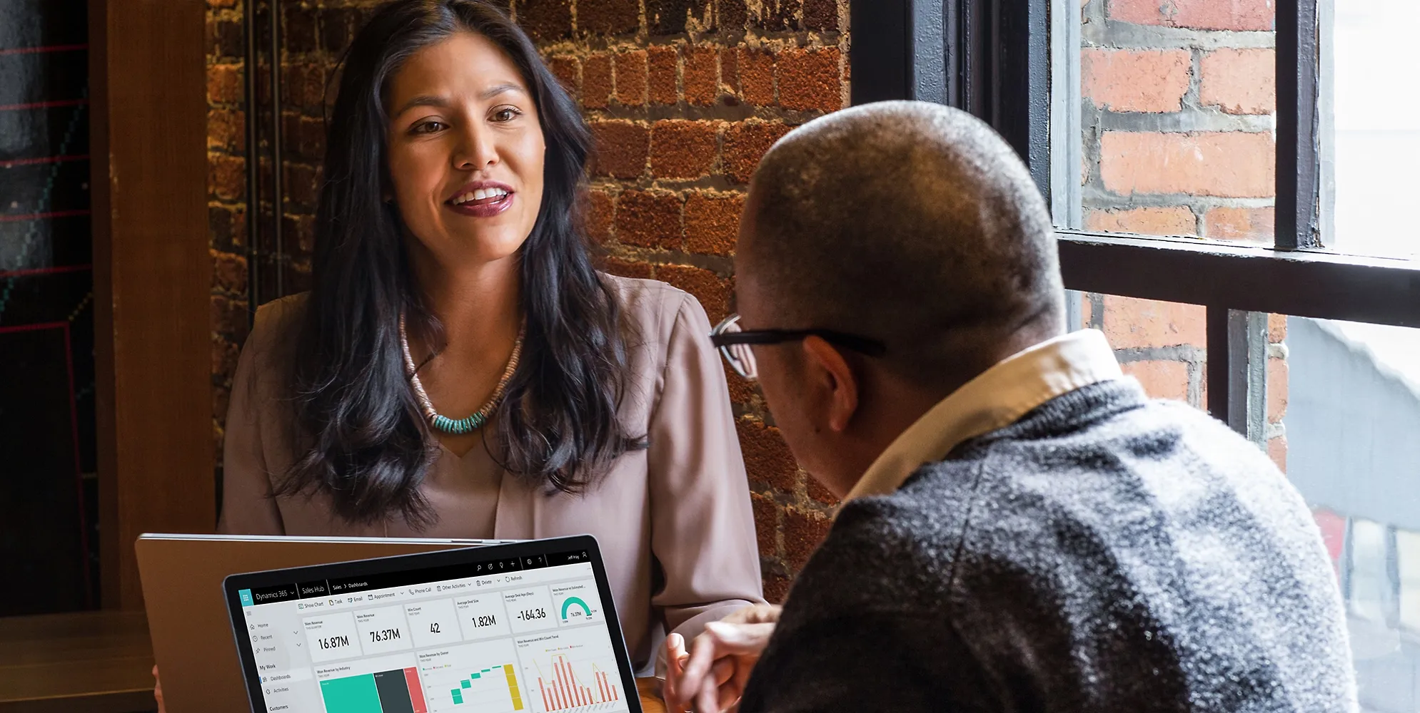 Zarządzanie aktualizacjami Dynamics 365 i cyklem release wave w firmie B2B